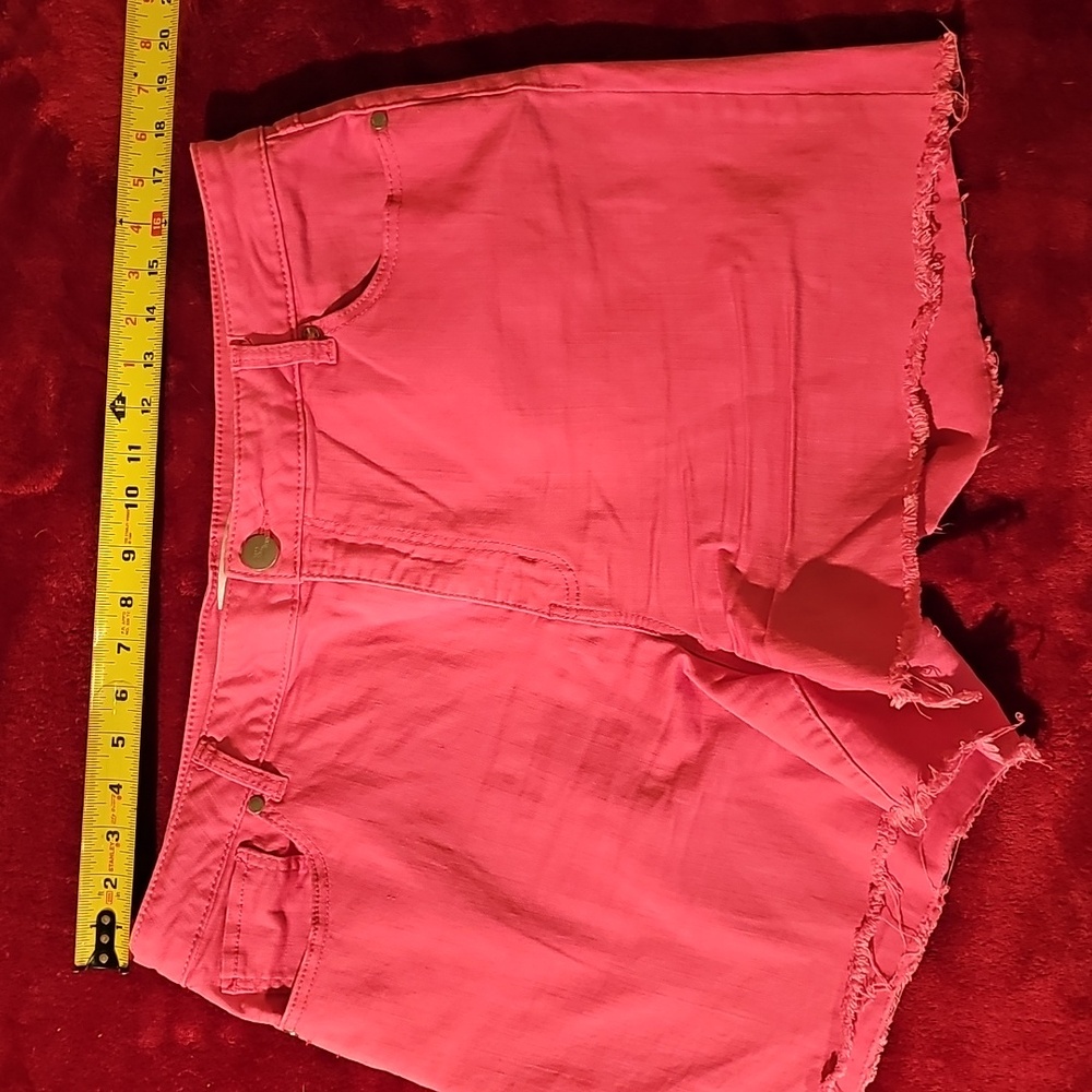 Pink 1822 Denim, Jean Shorts with Frayed Hem and Relaxed Fit Size 16 - Picture 2 of 5